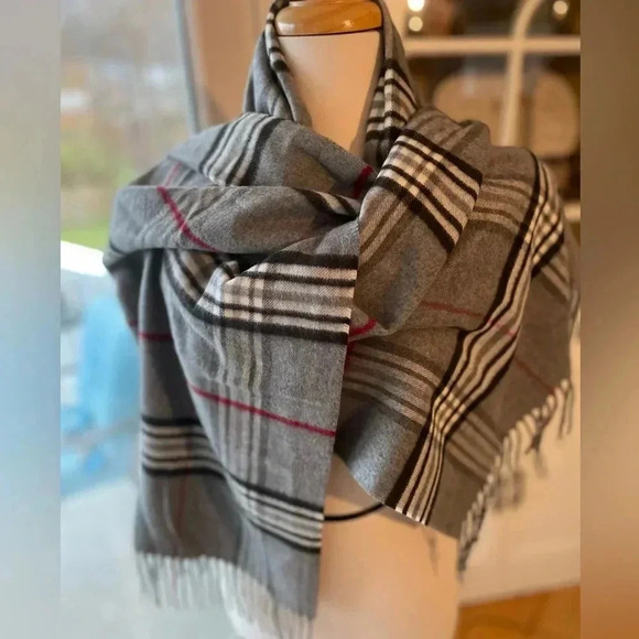 V. Fraas Cashmink Large Soft Scarf Wrap Shawl Grey Black Plaid - Picture 1 of 6